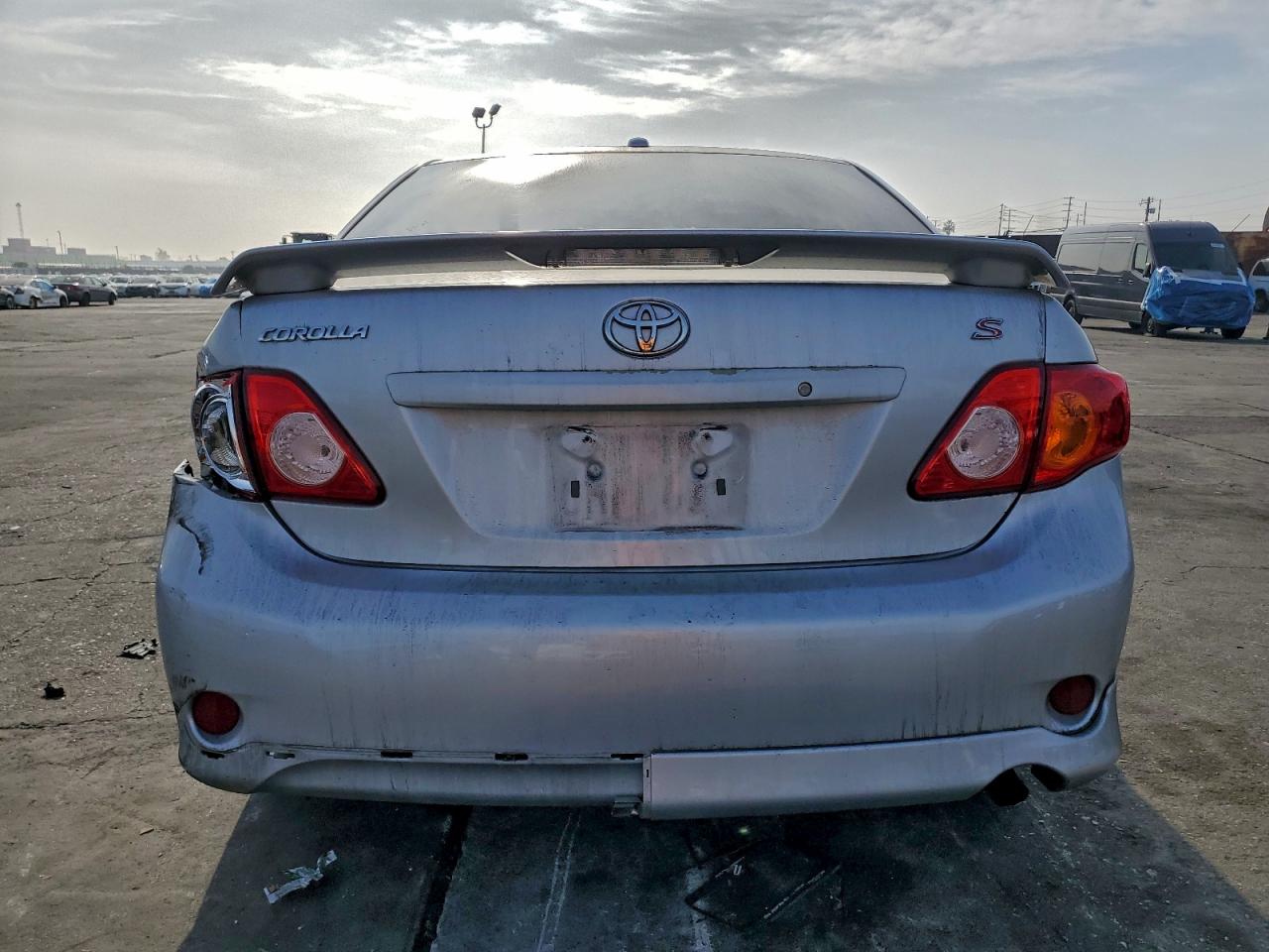 2010 TOYOTA COROLLA BASE photo 11