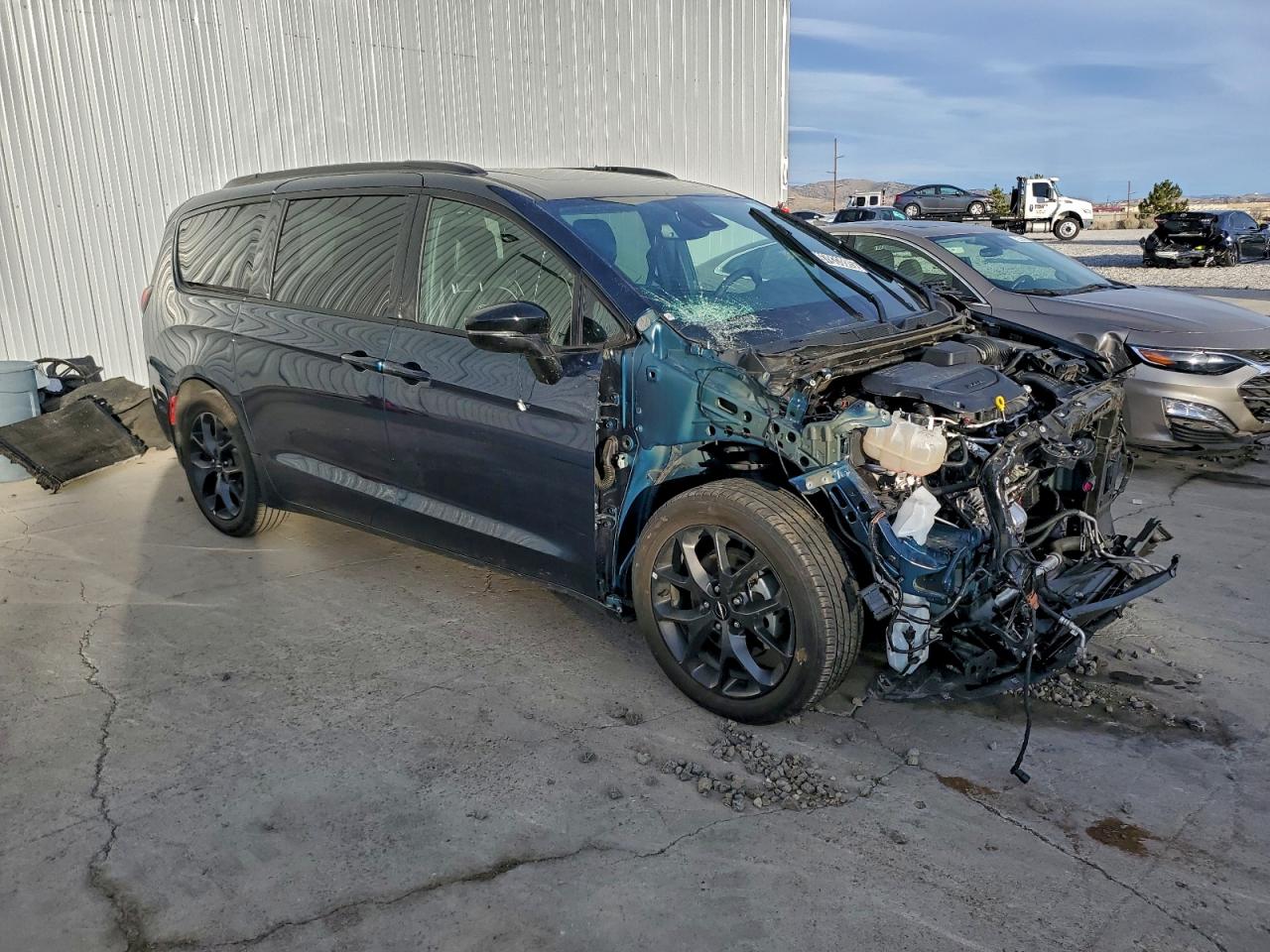 2025 CHRYSLER PACIFICA LIMITED photo 4