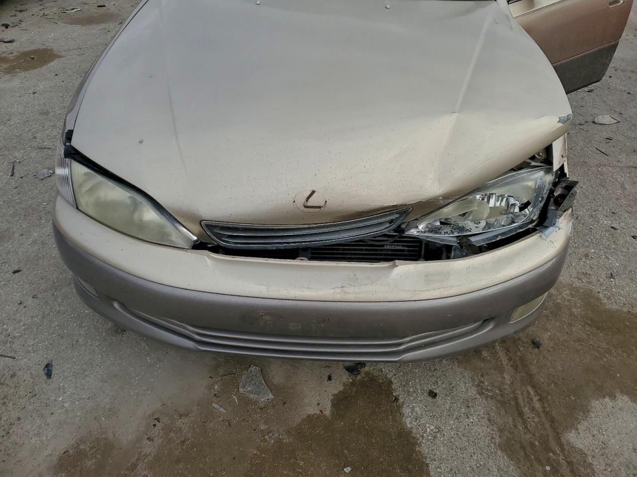 2000 LEXUS ES 300 photo 11