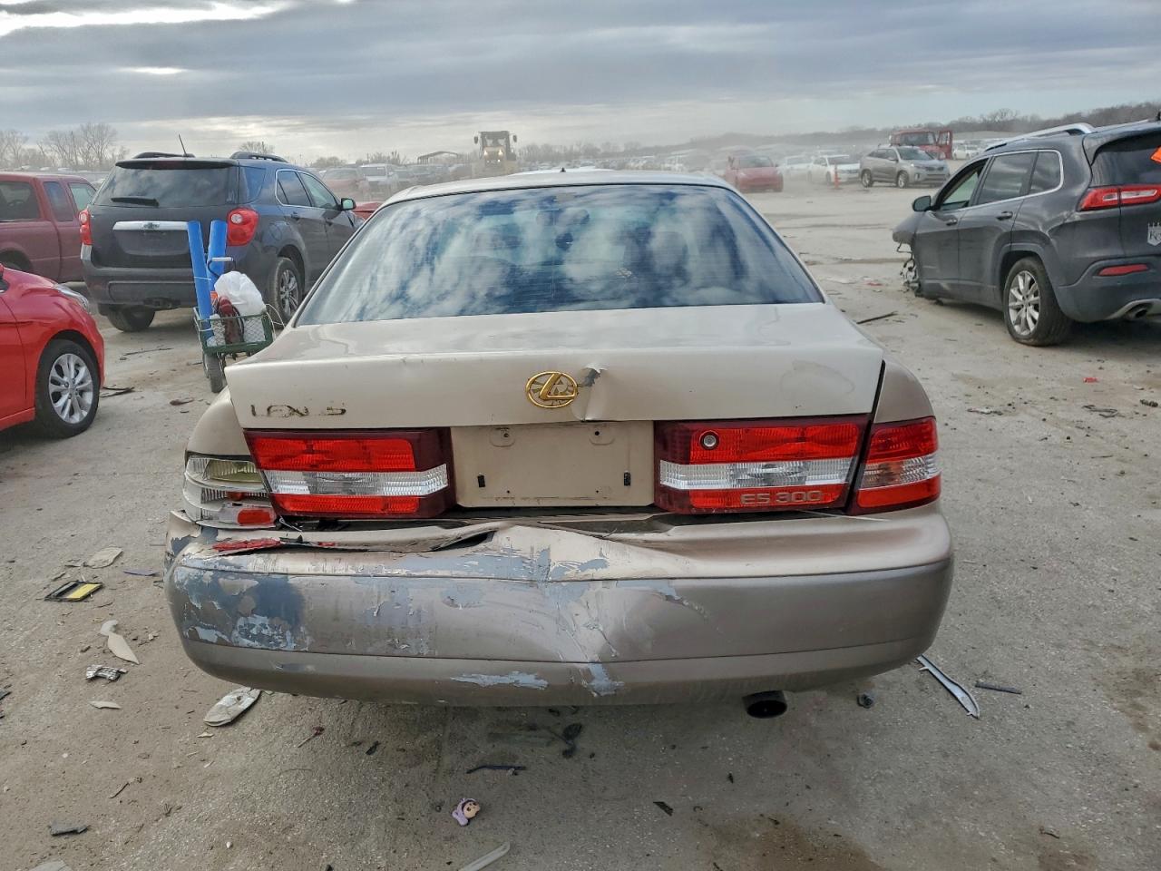 2000 LEXUS ES 300 photo 6