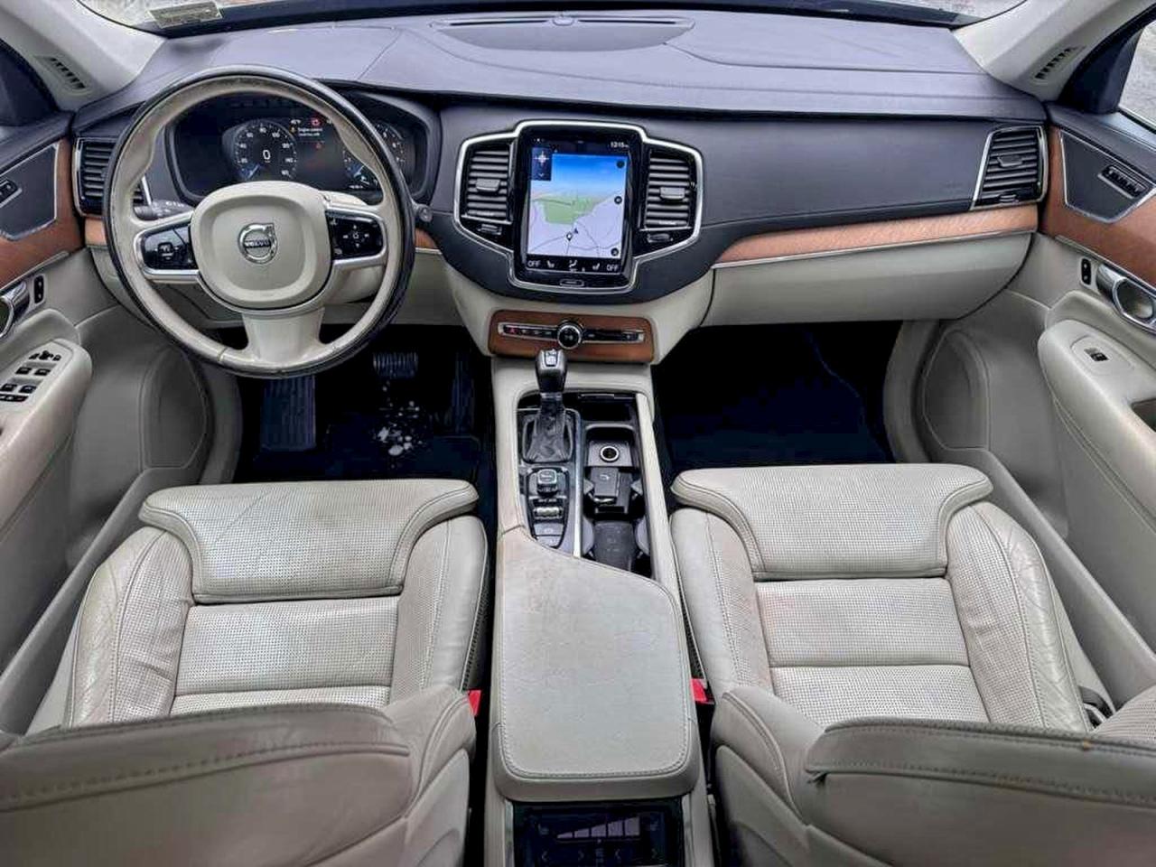 2016 VOLVO XC90 T6 photo 9