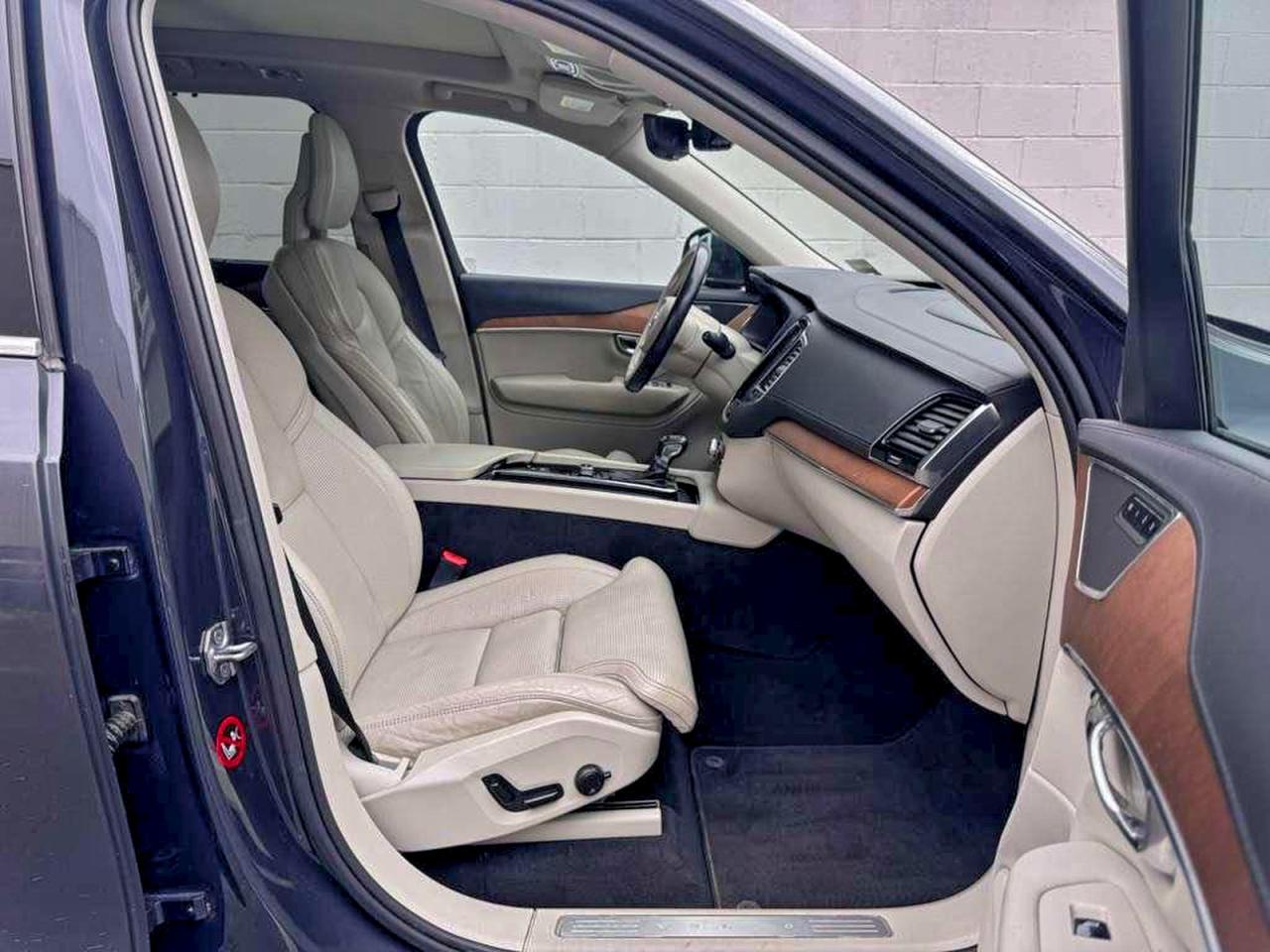 2016 VOLVO XC90 T6 photo 5