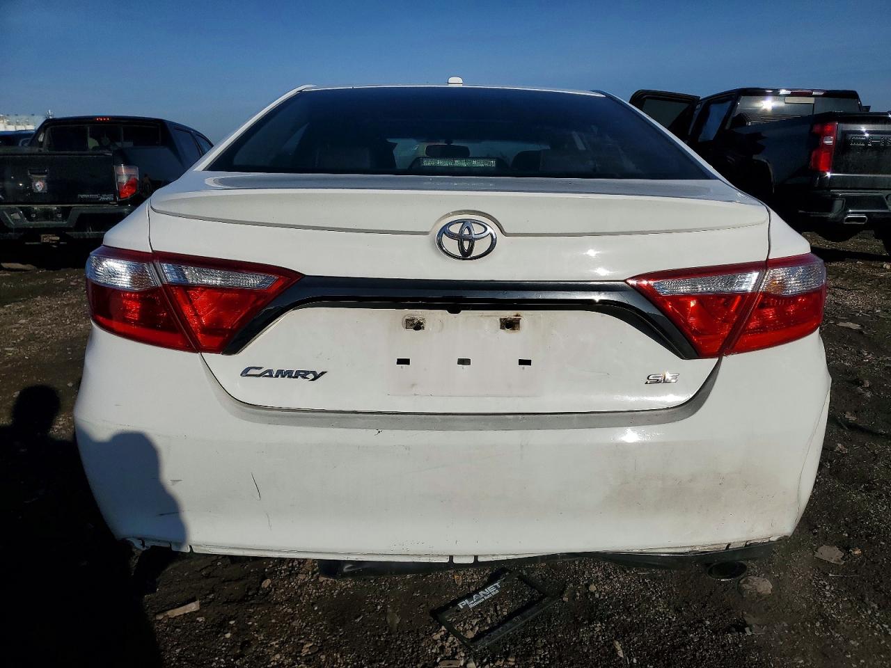 2015 TOYOTA CAMRY photo 11