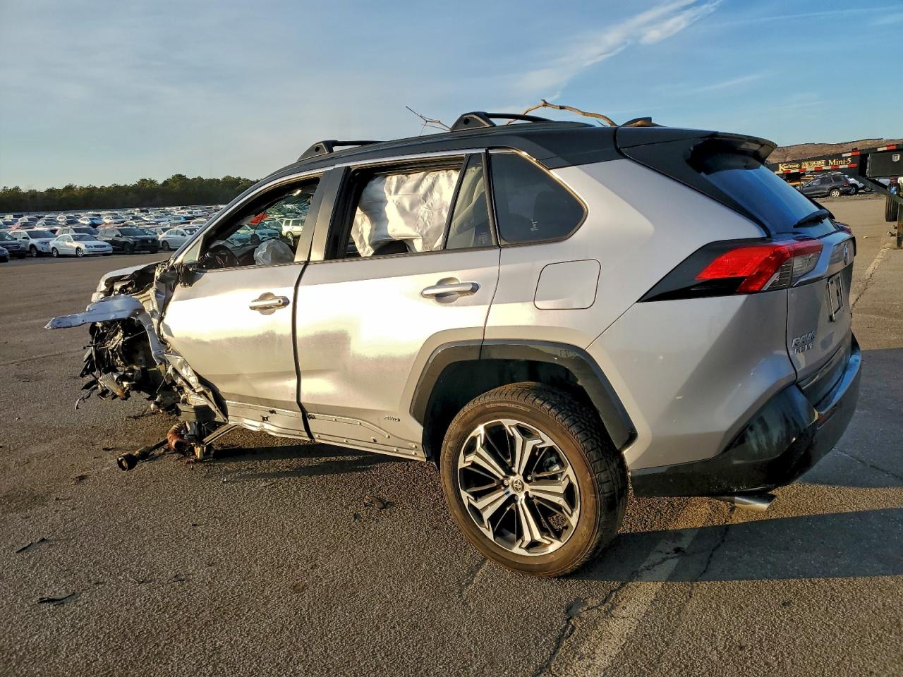 2024 TOYOTA RAV4 PRIME XSE photo 3
