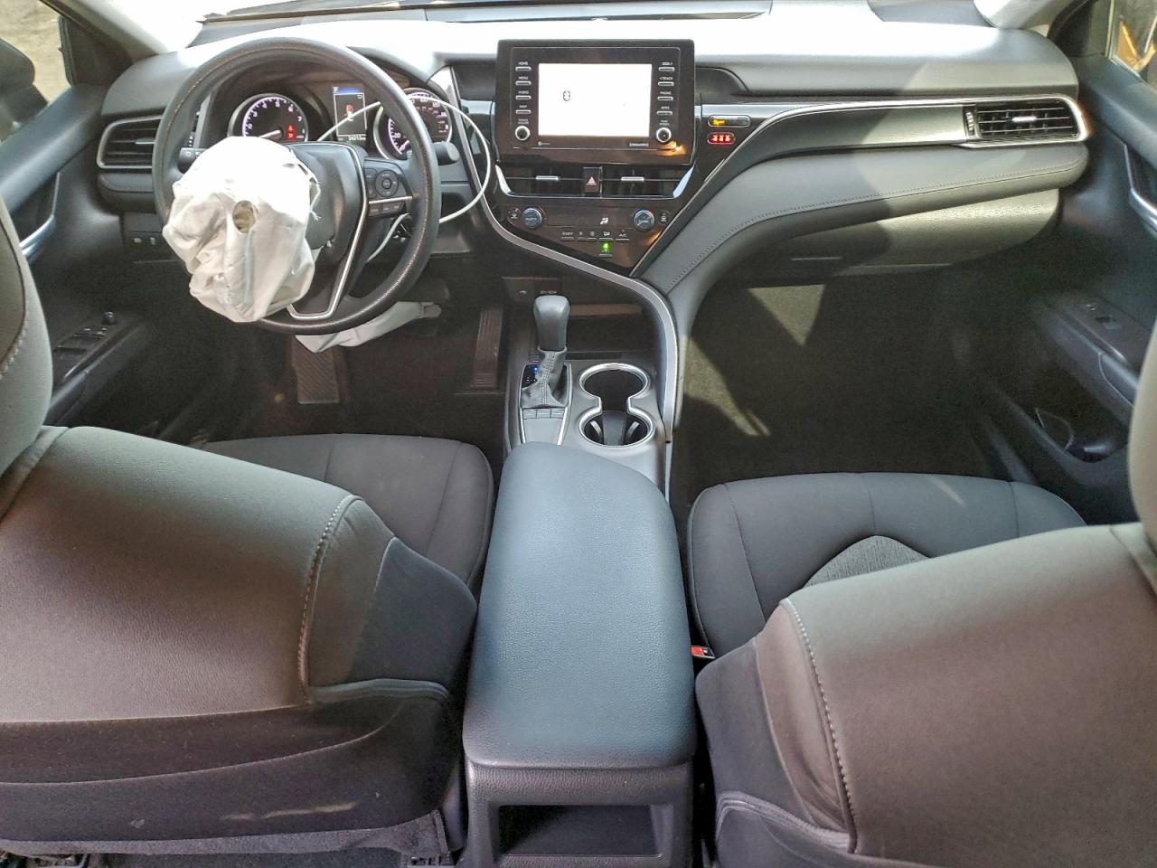 2024 TOYOTA CAMRY LE photo 8