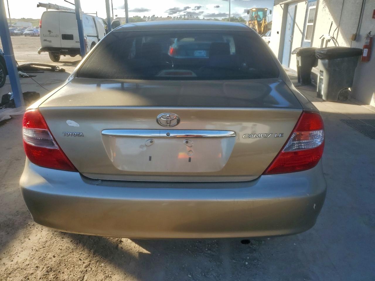 2003 TOYOTA CAMRY LE photo 6