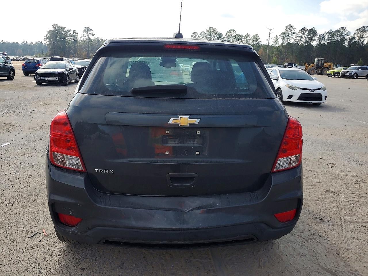 2019 CHEVROLET TRAX LS photo 11
