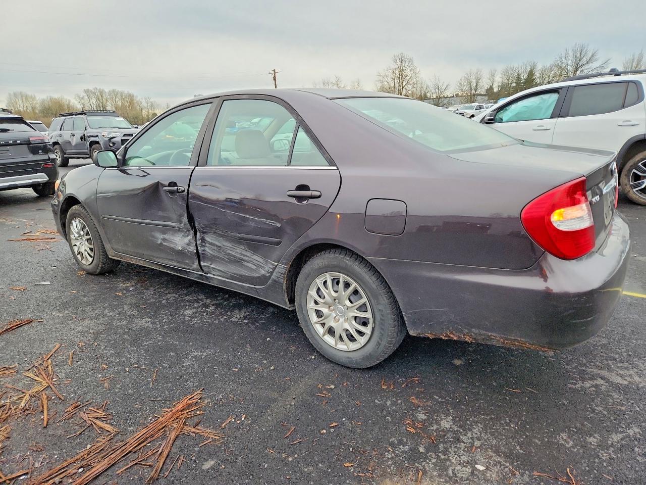 2002 TOYOTA CAMRY LE photo 2