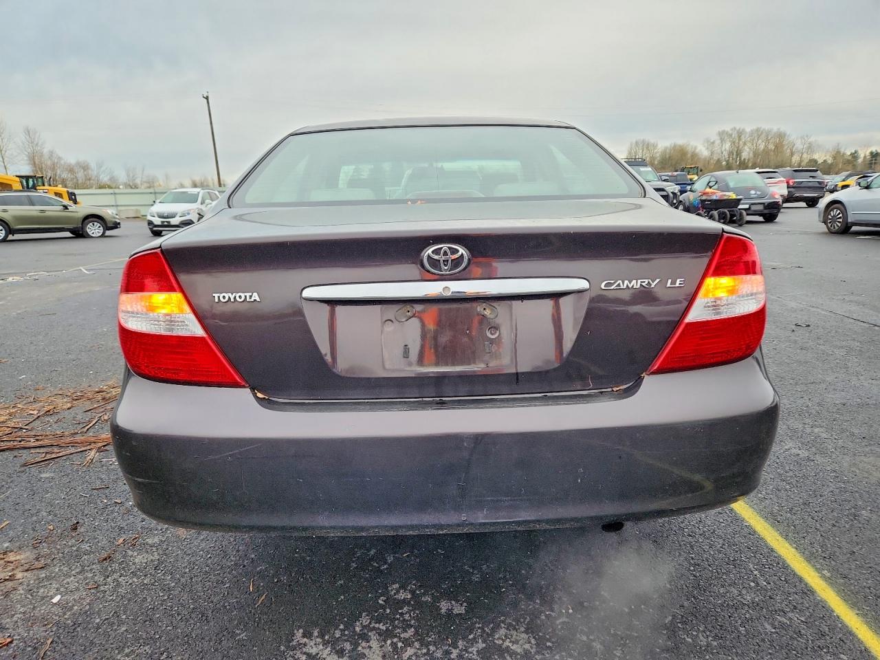 2002 TOYOTA CAMRY LE photo 6