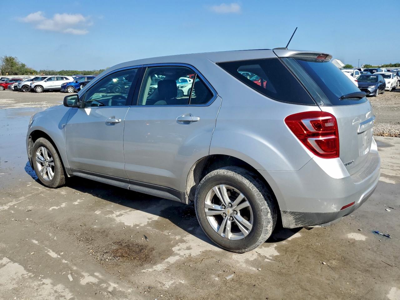 2017 CHEVROLET EQUINOX LS photo 4