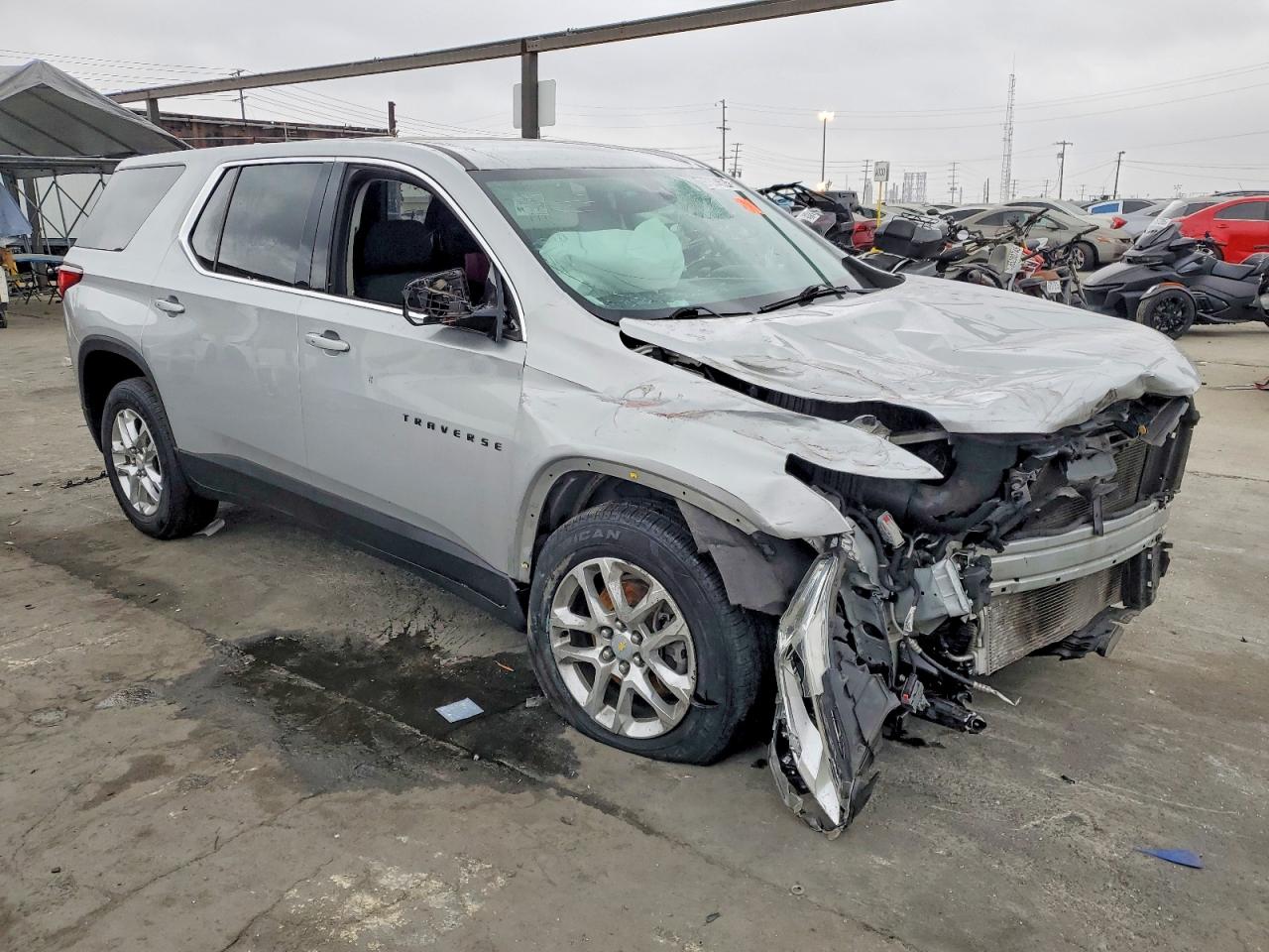 2020 CHEVROLET TRAVERSE LS photo 4