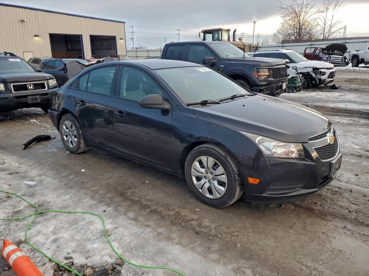 2013 CHEVROLET CRUZE LS photo 4