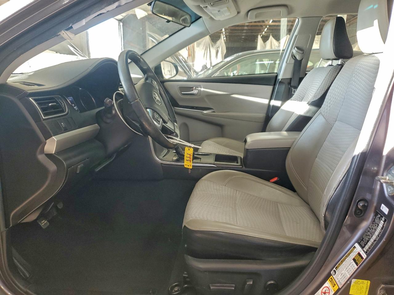 2015 TOYOTA CAMRY LE photo 19