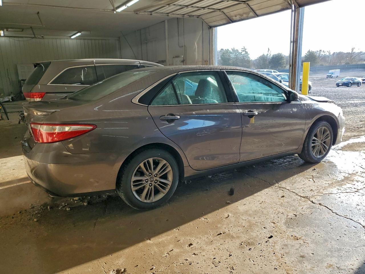 2015 TOYOTA CAMRY LE photo 7