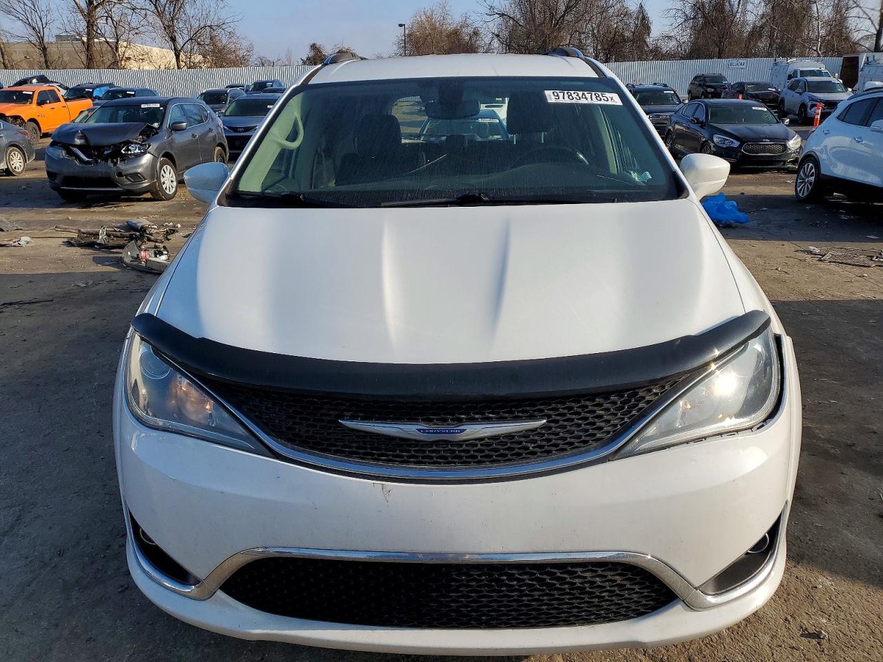 2019 CHRYSLER PACIFICA TOURING L PLUS photo 9