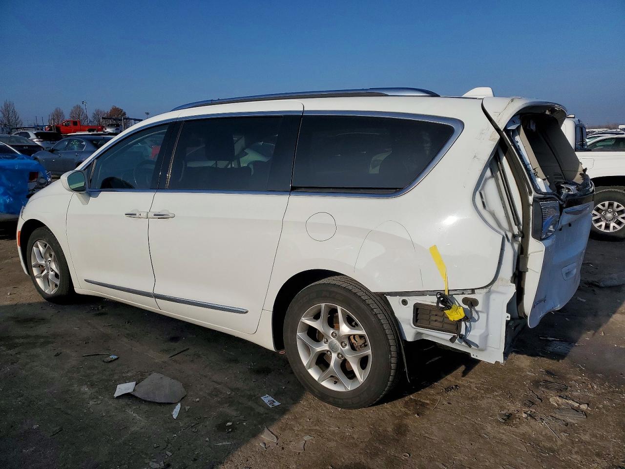 2019 CHRYSLER PACIFICA TOURING L PLUS photo 3