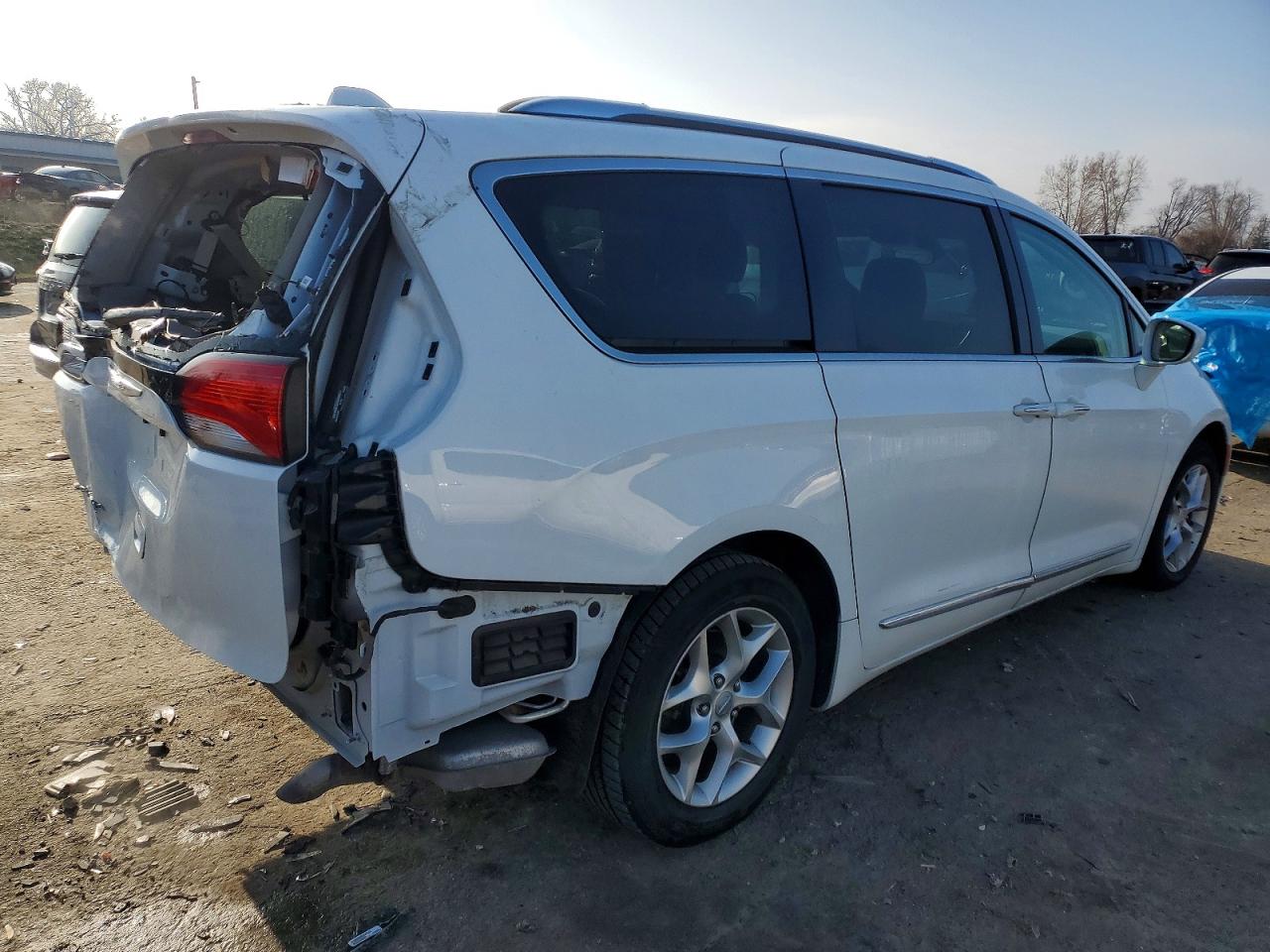 2019 CHRYSLER PACIFICA TOURING L PLUS photo 5
