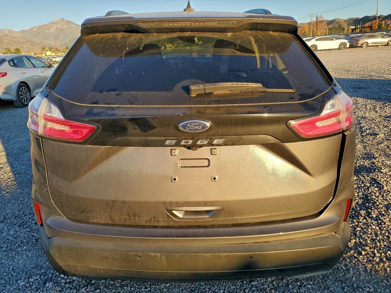 2021 FORD EDGE SE photo 6