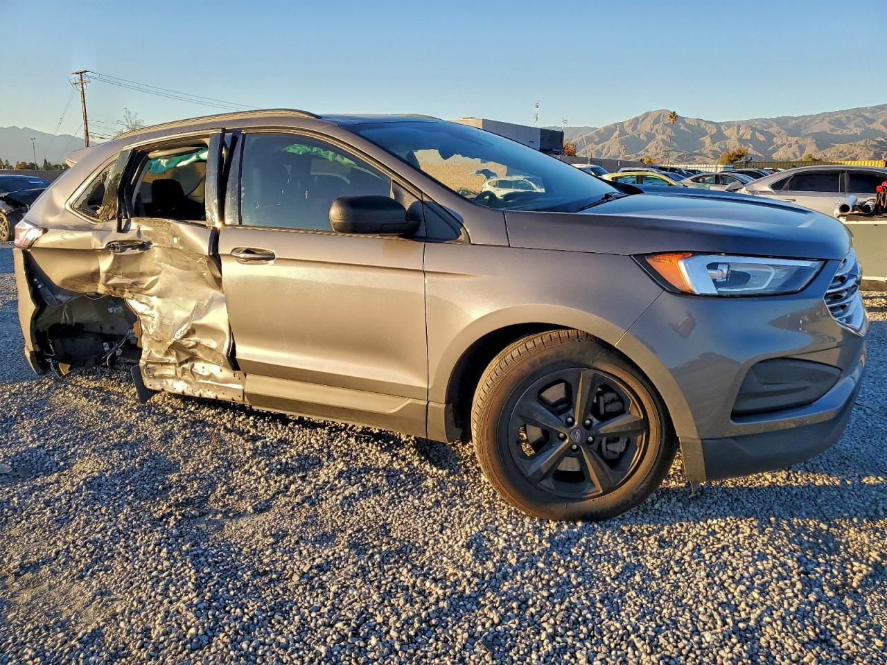 2021 FORD EDGE SE photo 4