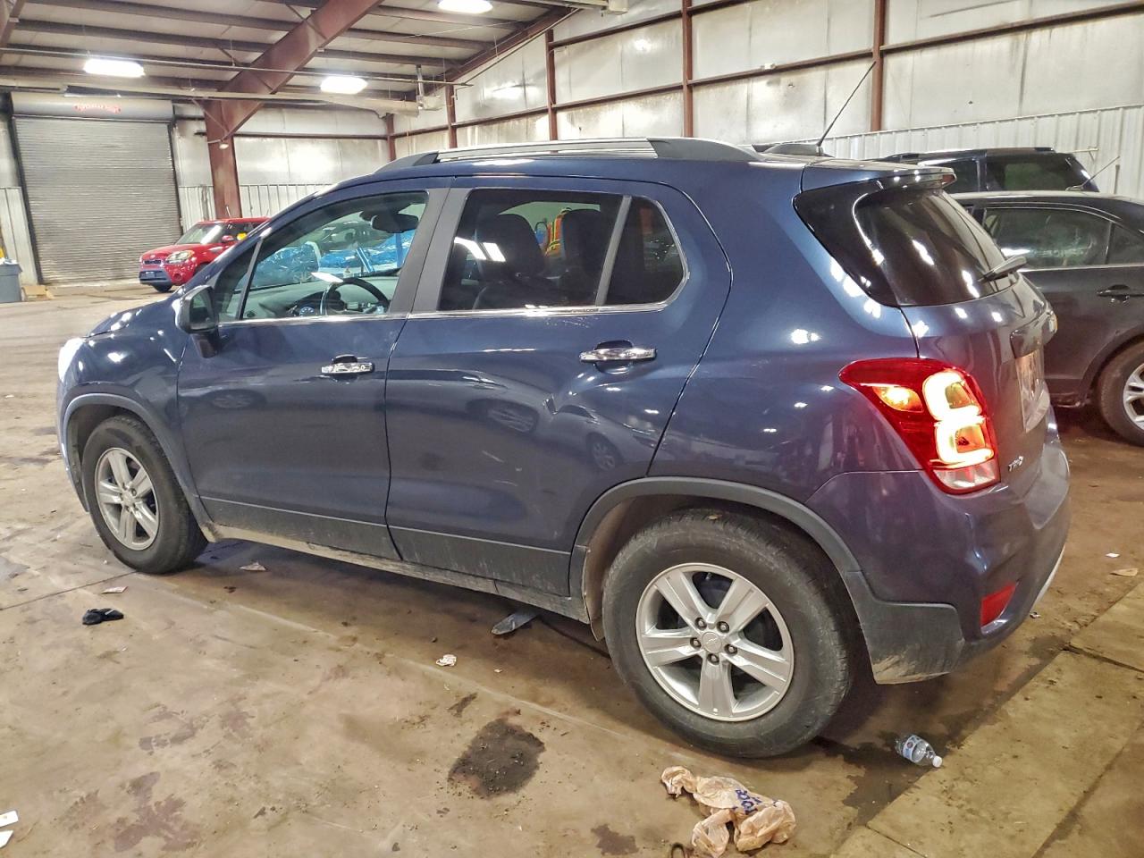 2018 CHEVROLET TRAX 1LT photo 2