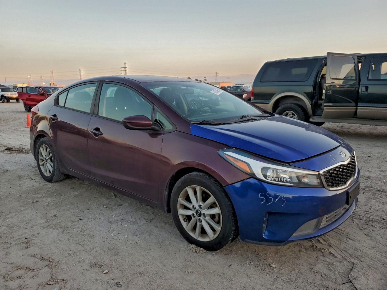 2017 KIA FORTE LX photo 4