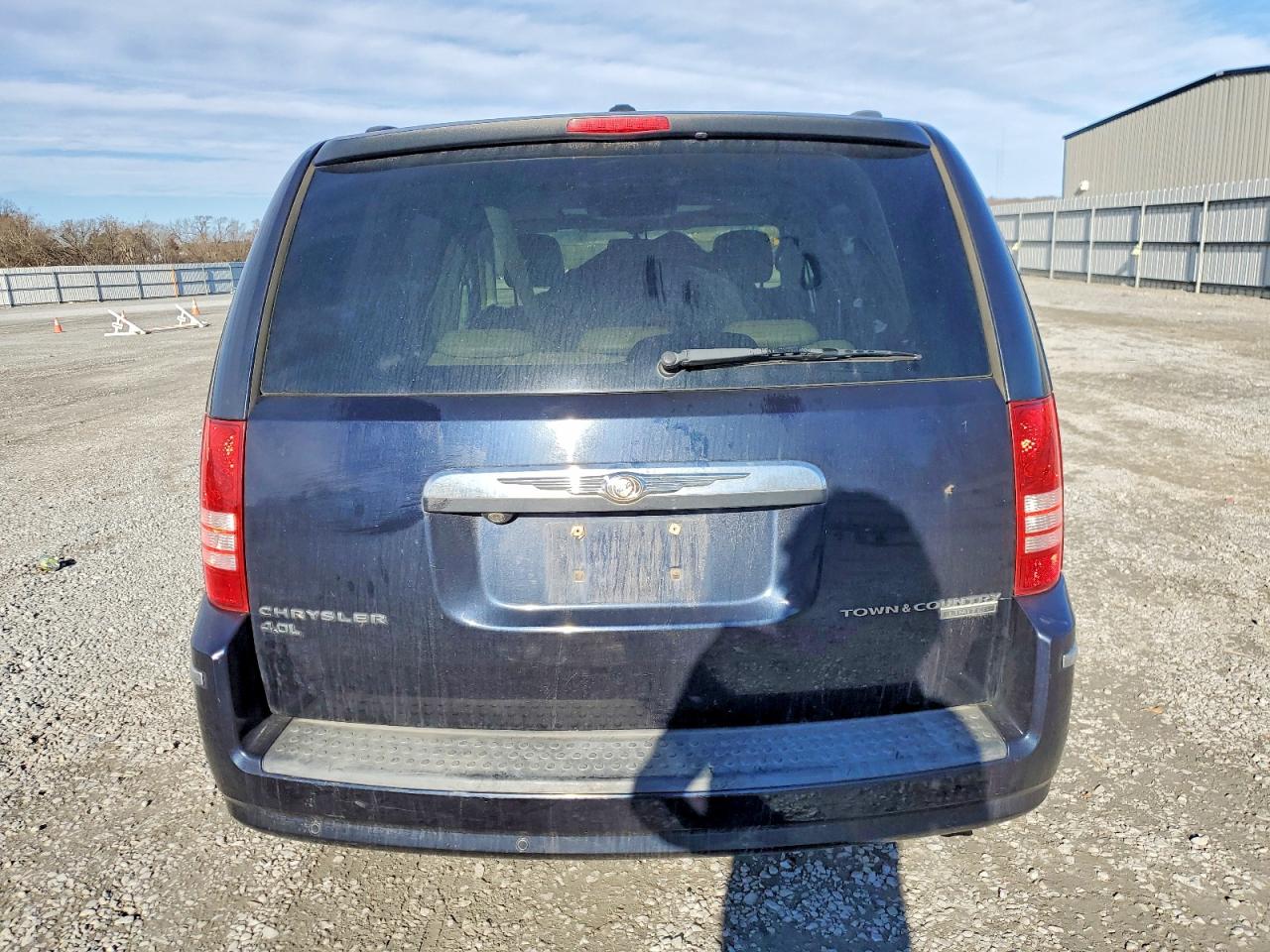 2010 CHRYSLER TOWN & COUNTRY LIMITED photo 6