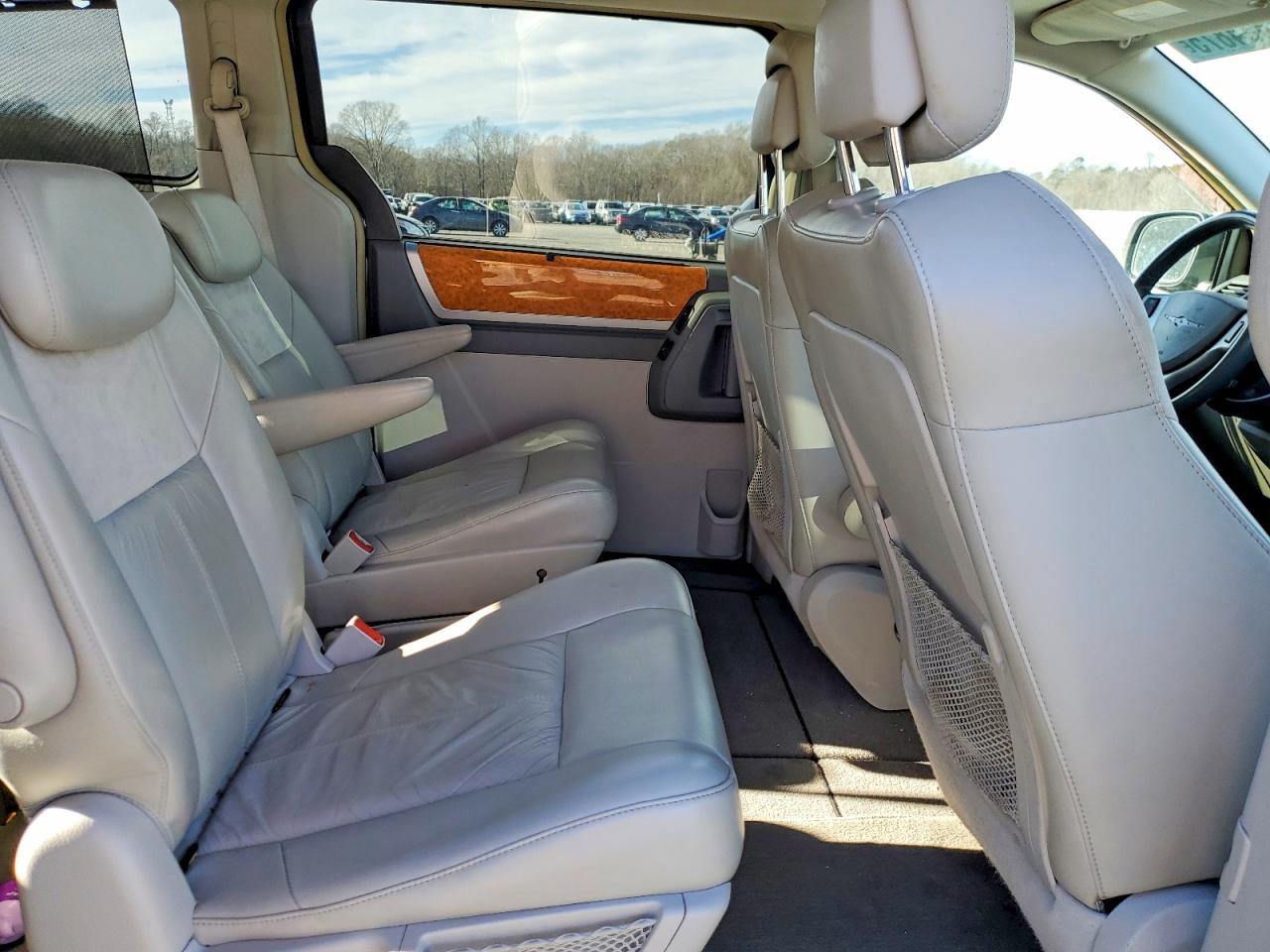 2010 CHRYSLER TOWN & COUNTRY LIMITED photo 11