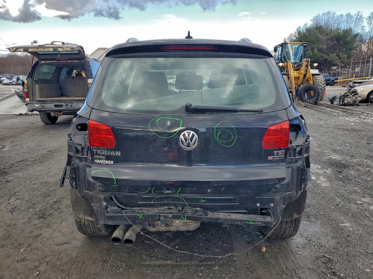 2017 VOLKSWAGEN TIGUAN S photo 6