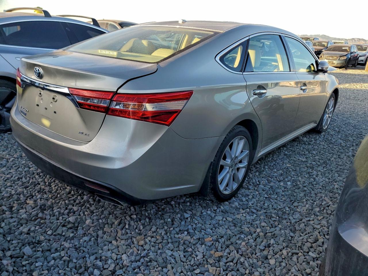 2013 TOYOTA AVALON BASE photo 5