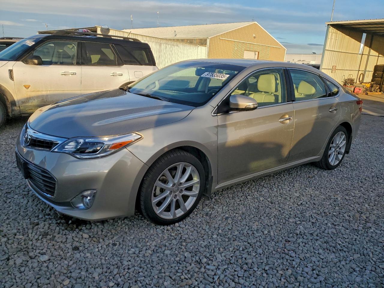 2013 TOYOTA AVALON
