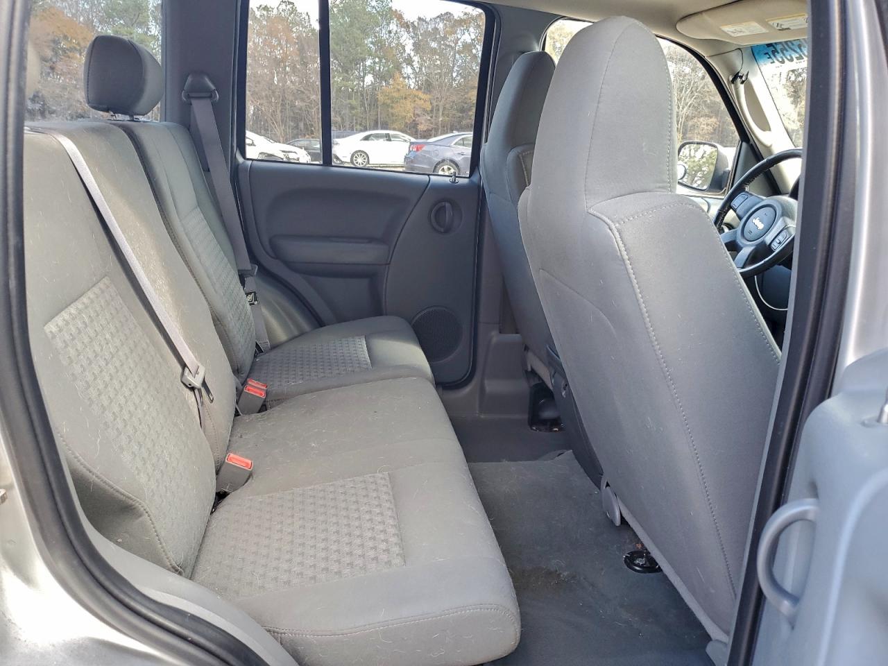2005 JEEP LIBERTY SPORT photo 11