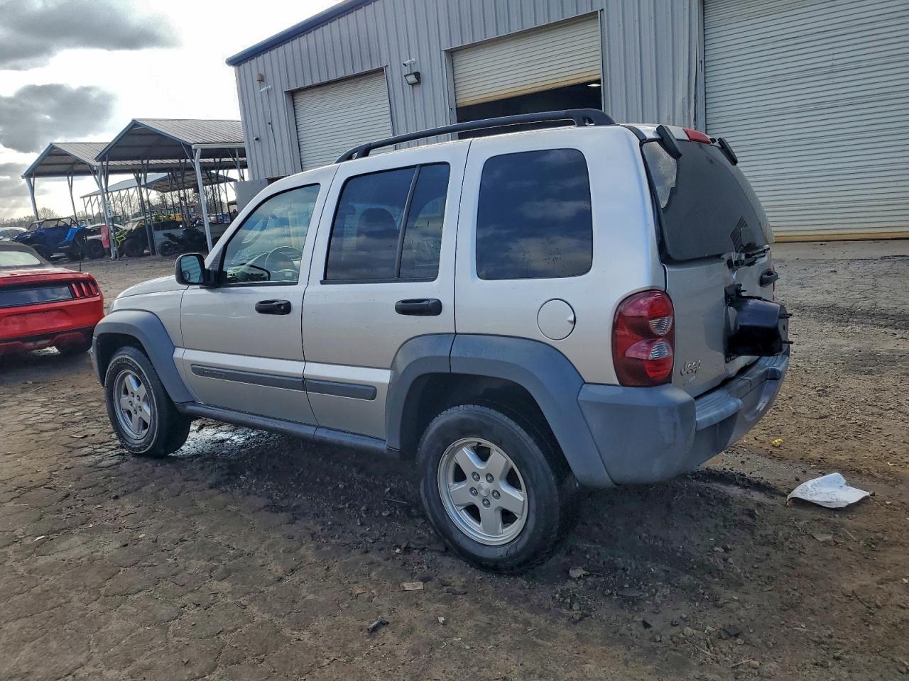 2005 JEEP LIBERTY SPORT photo 2