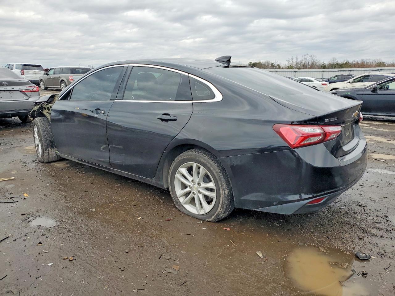 2020 CHEVROLET MALIBU LT photo 2