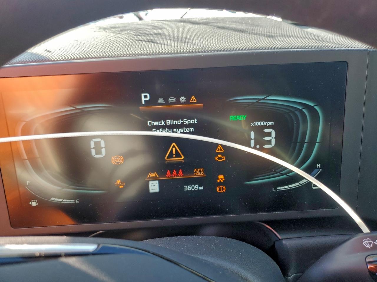 2025 KIA NIRO LX photo 9