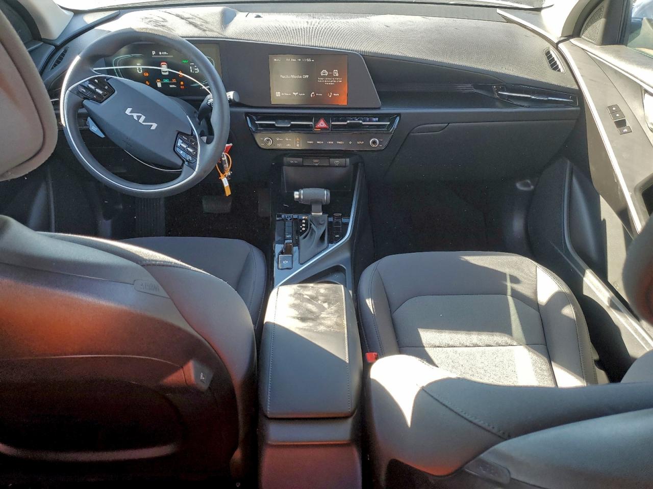 2025 KIA NIRO LX photo 8