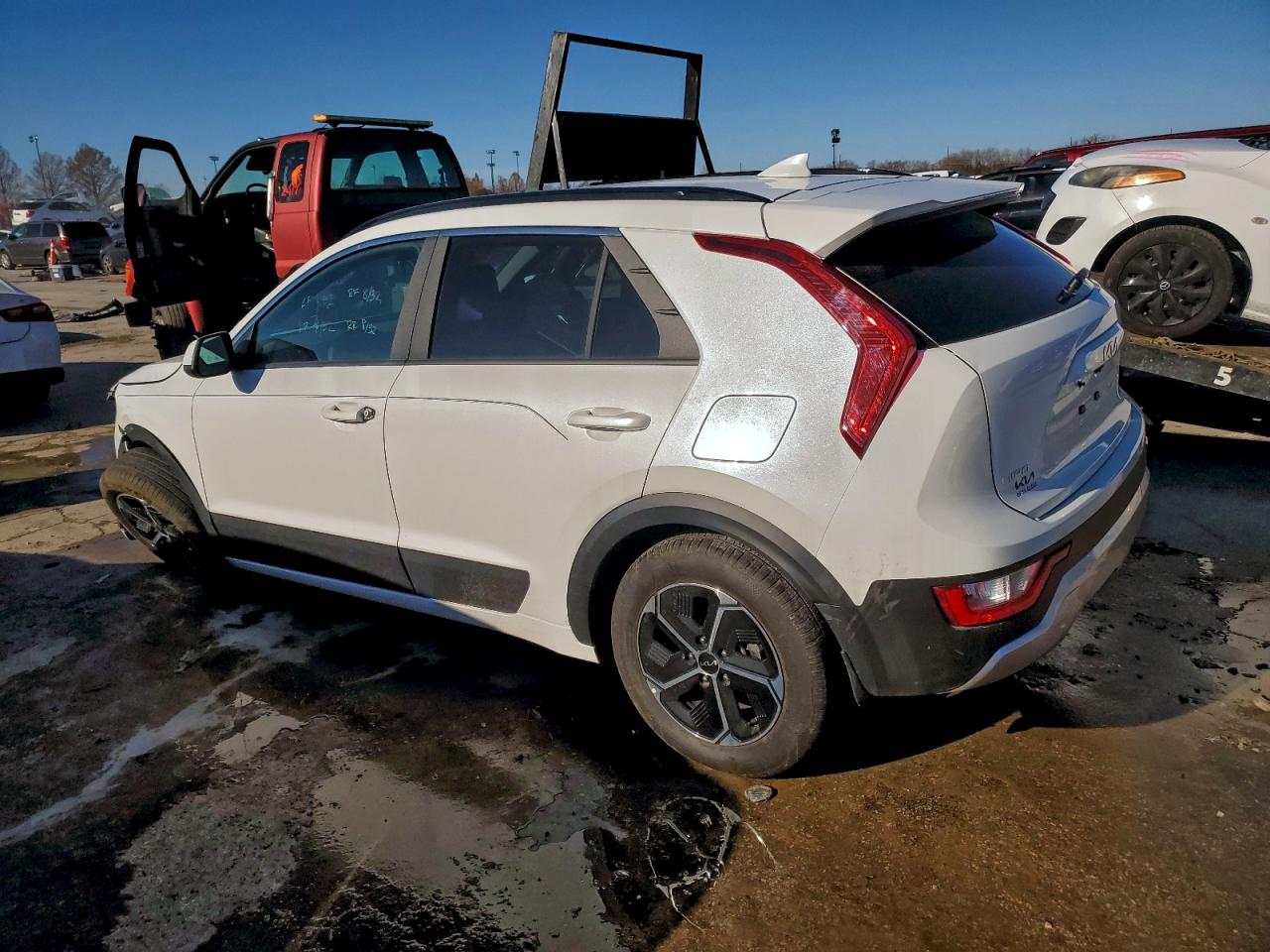 2025 KIA NIRO LX photo 2