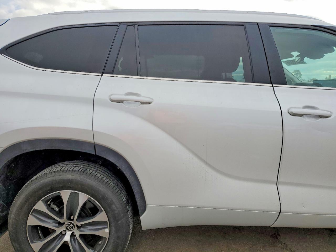 2023 TOYOTA HIGHLANDER L photo 11