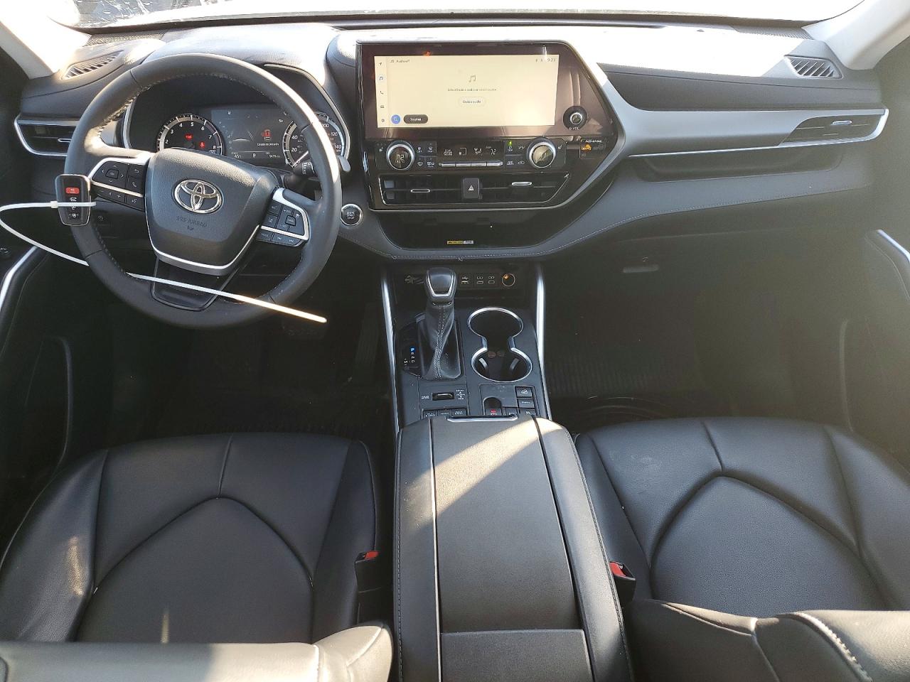 2023 TOYOTA HIGHLANDER L photo 8