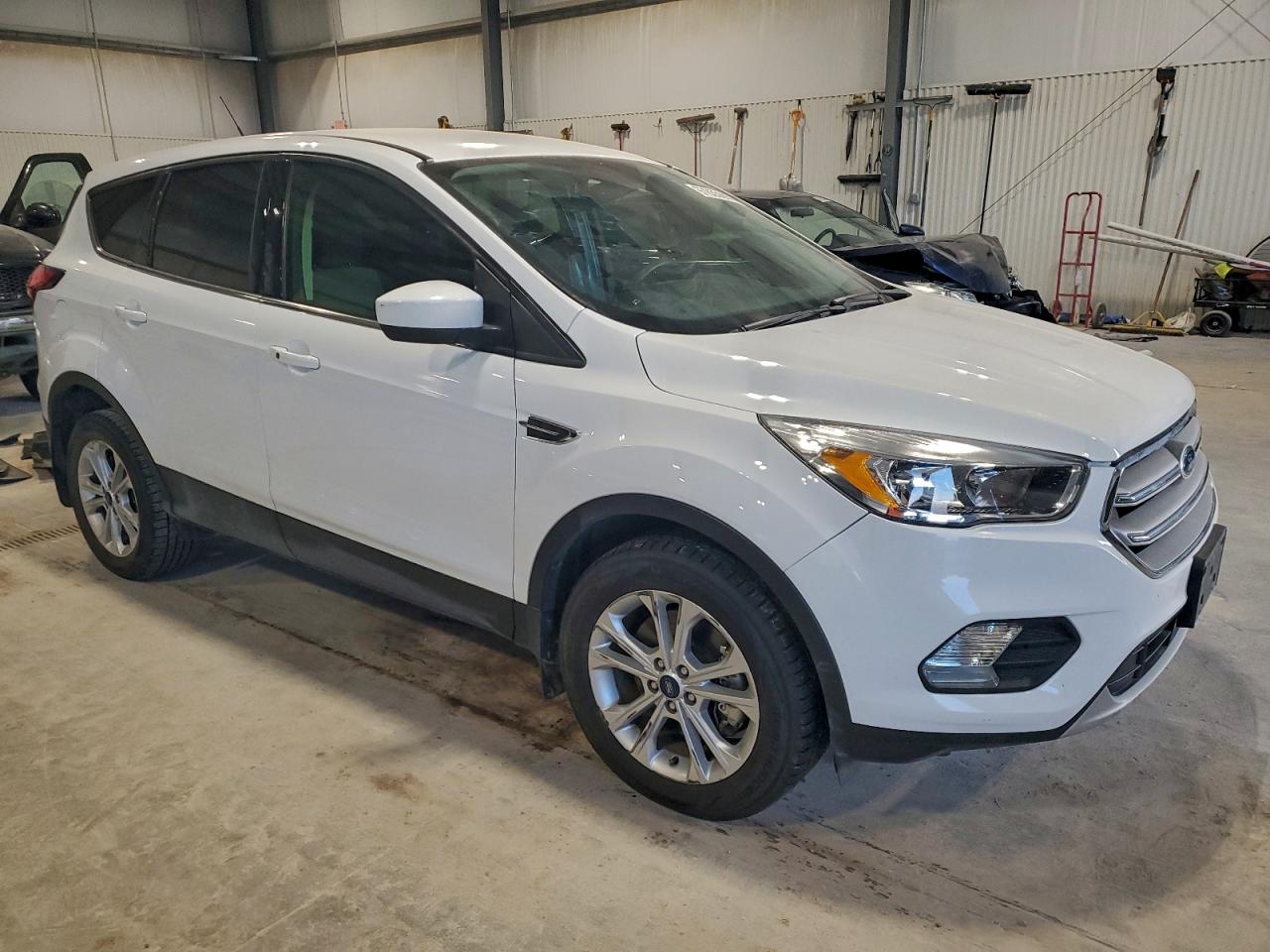 2019 FORD ESCAPE SE photo 4
