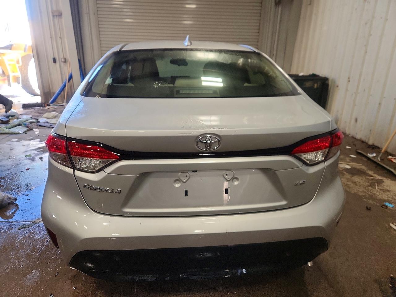 2024 TOYOTA COROLLA LE photo 6