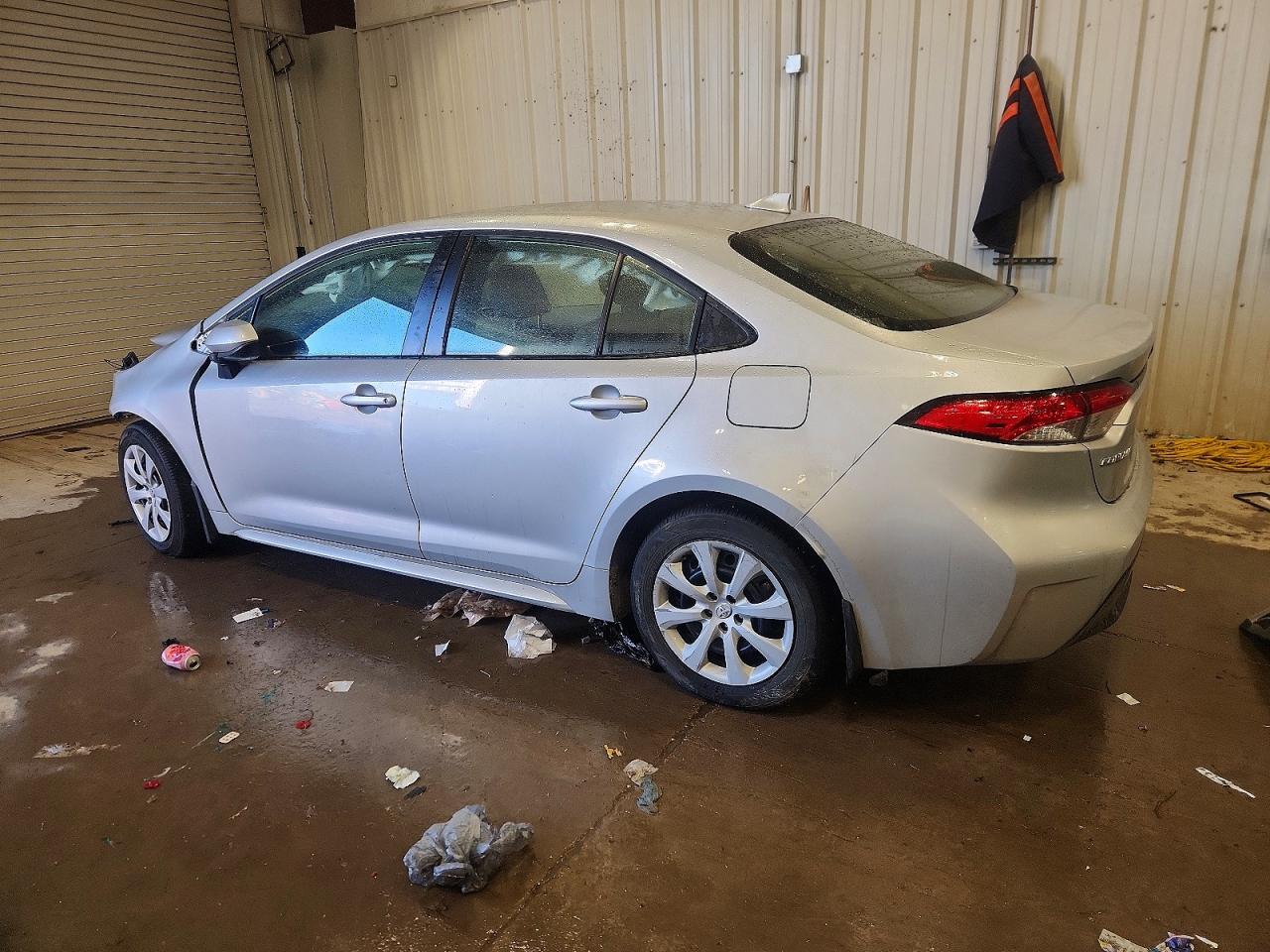 2024 TOYOTA COROLLA LE photo 2