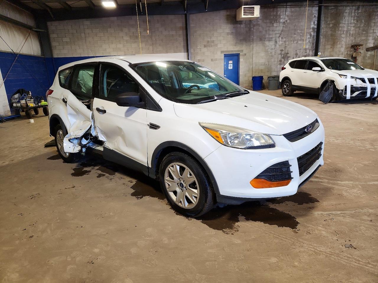 2013 FORD ESCAPE S photo 4