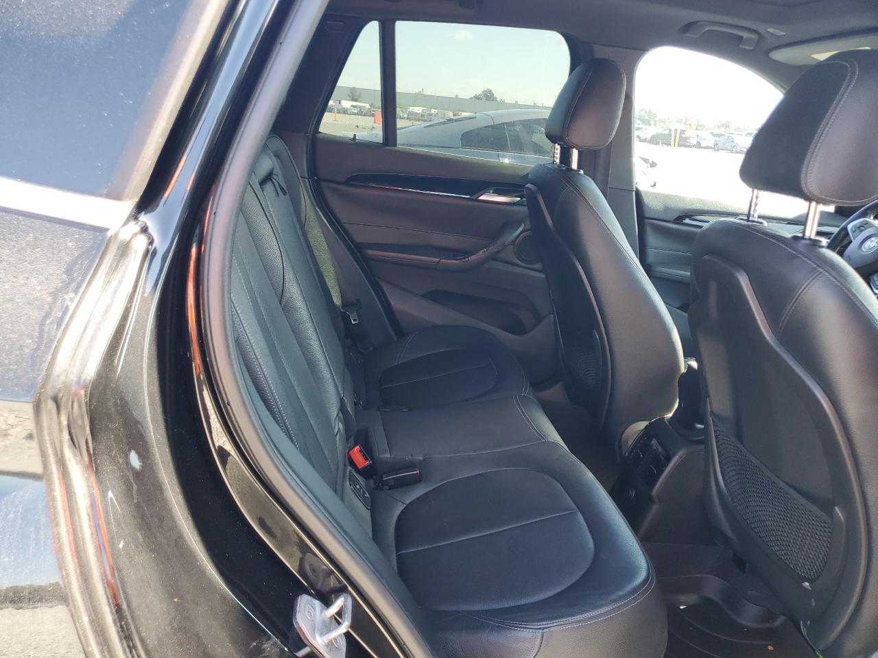 2016 BMW X1 XDRIVE28I photo 11