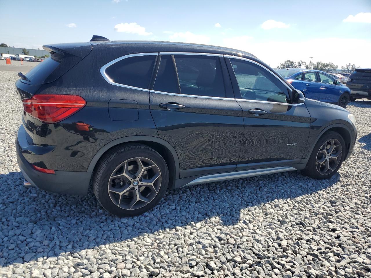 2016 BMW X1 XDRIVE28I photo 3