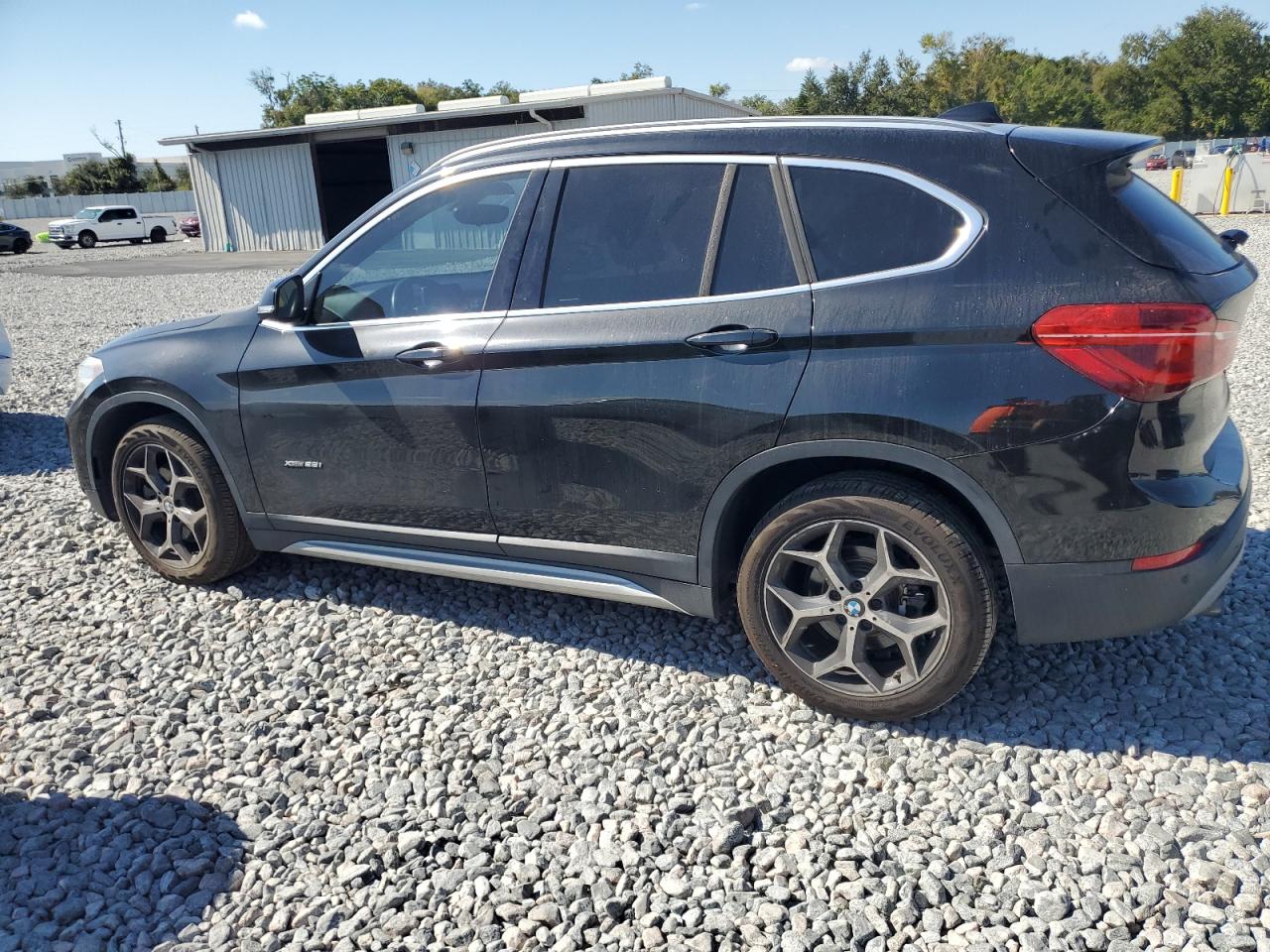 2016 BMW X1 XDRIVE28I photo 2
