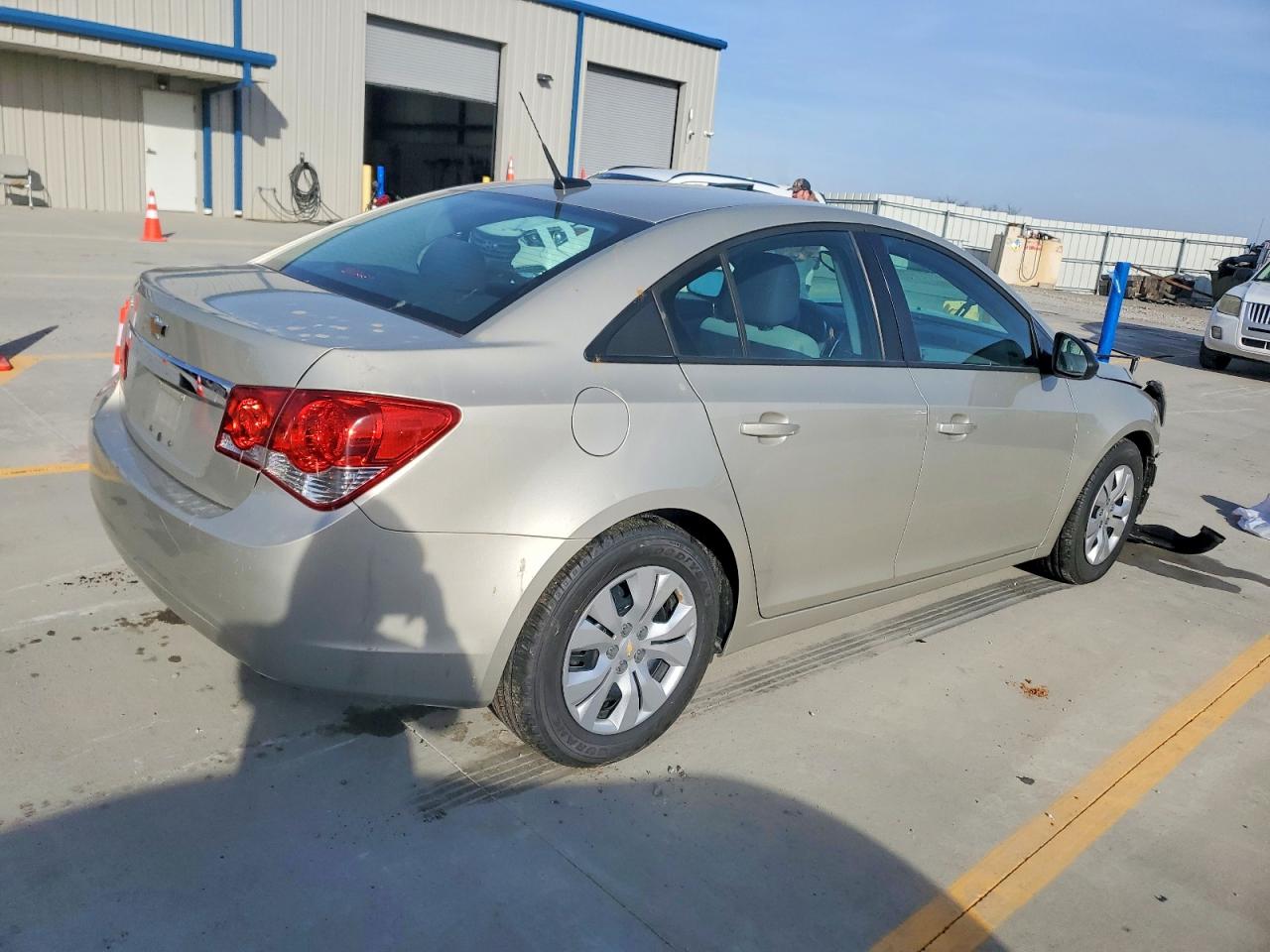 2013 CHEVROLET CRUZE LS photo 3