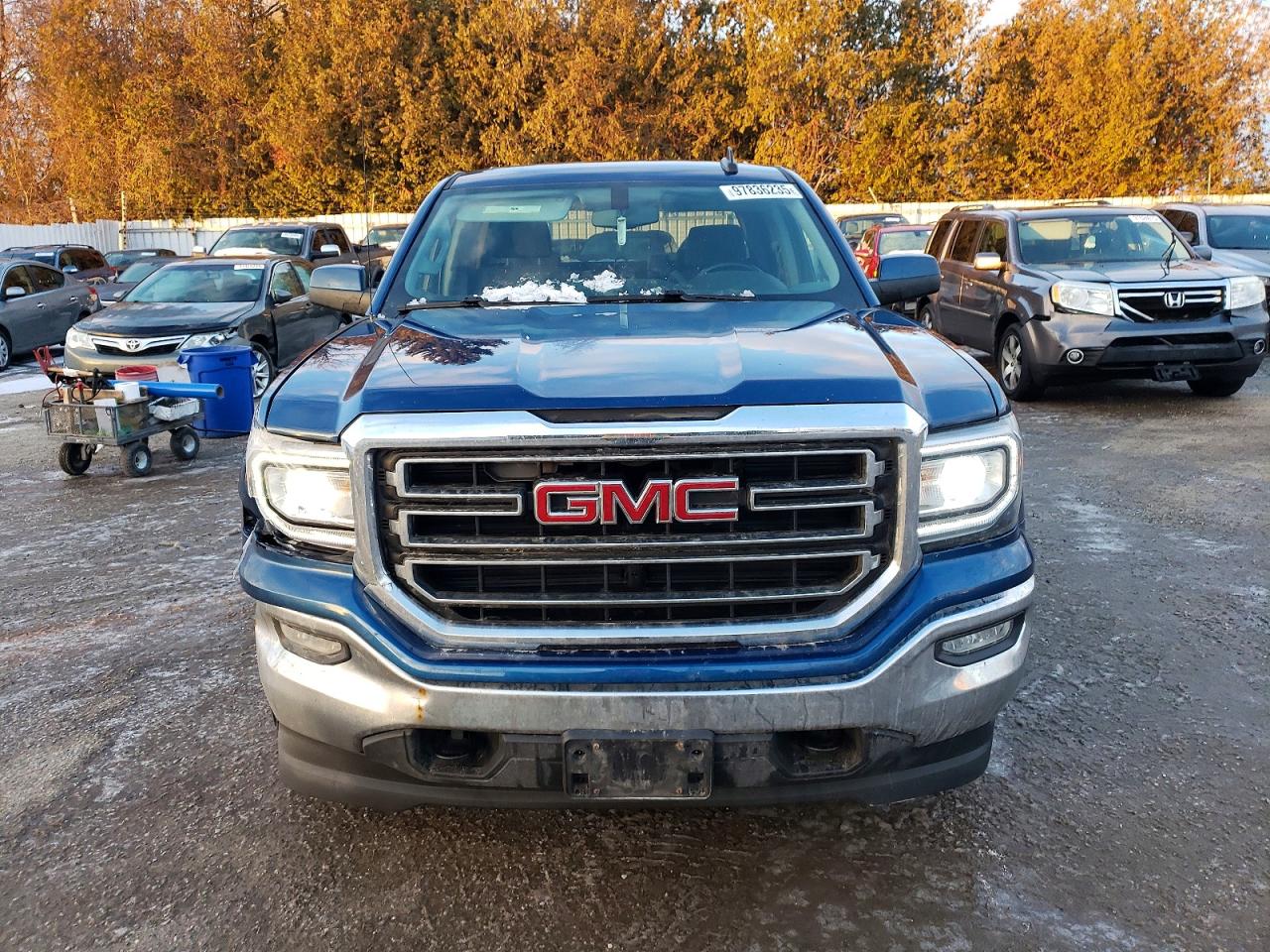 2017 GMC SIERRA K1500 SLE photo 5