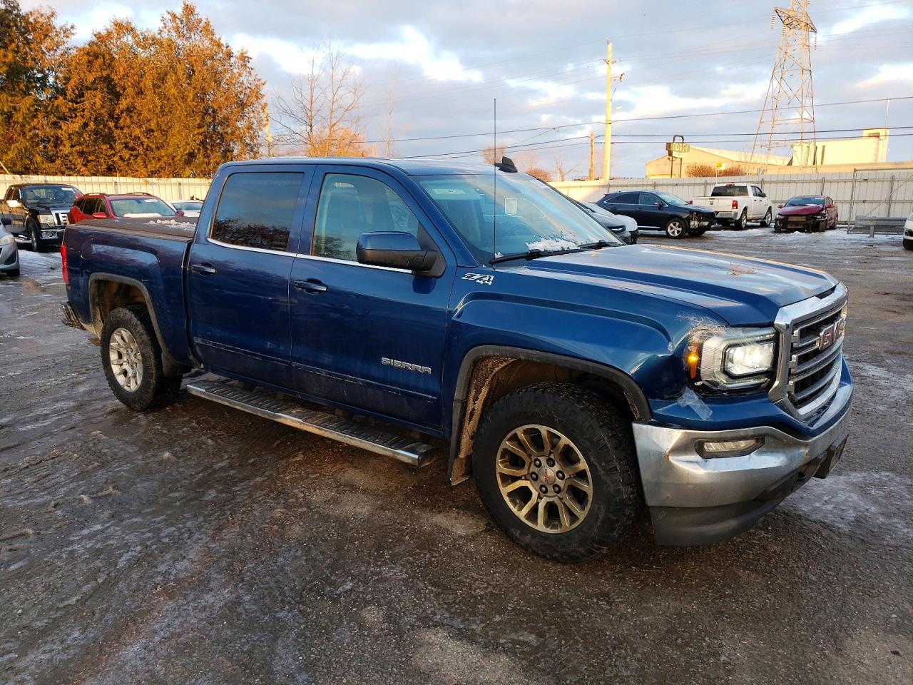 2017 GMC SIERRA K1500 SLE photo 4