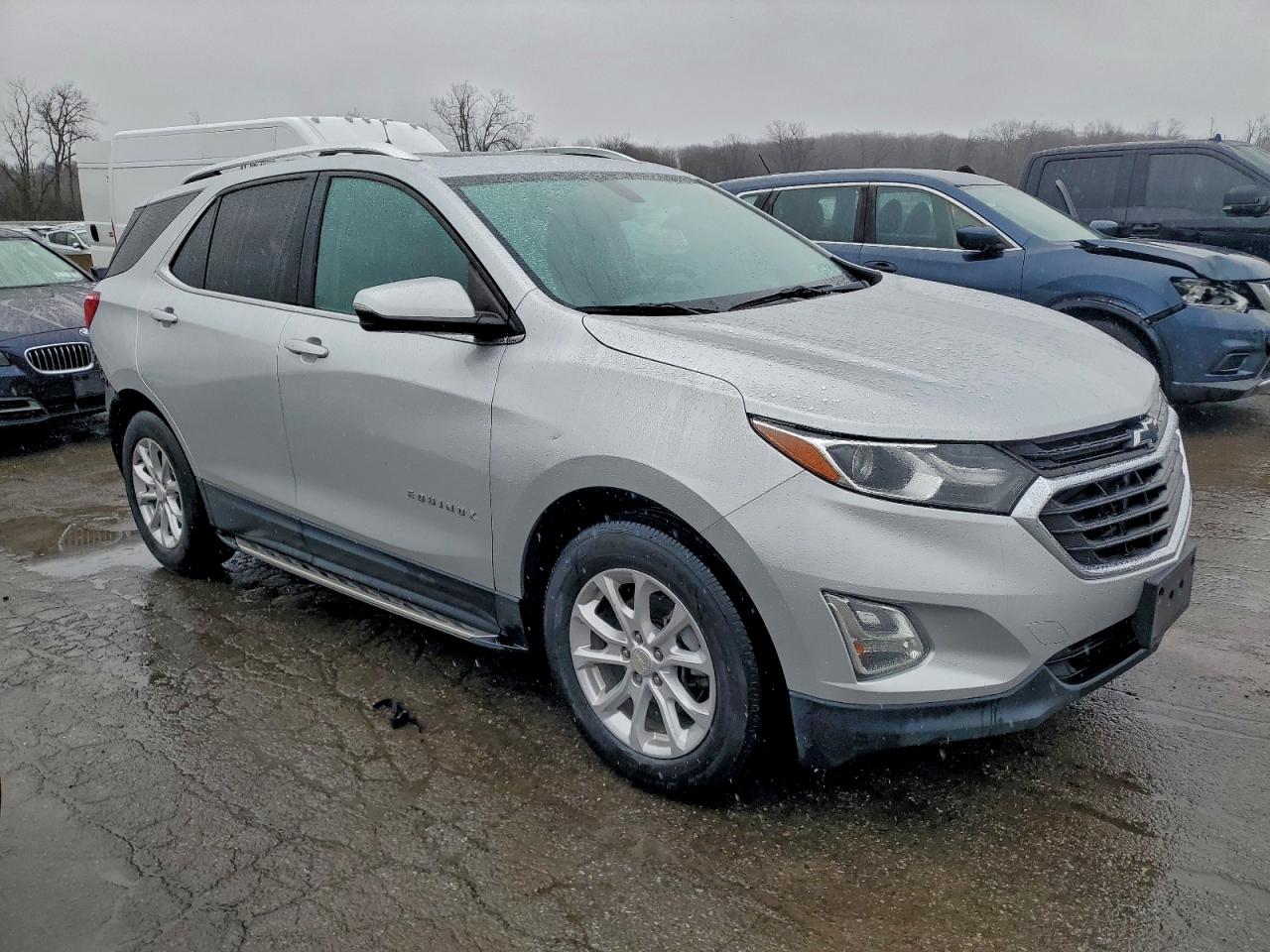 2019 CHEVROLET EQUINOX LT photo 4