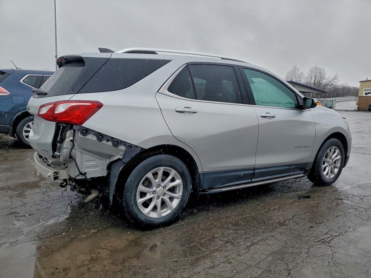 2019 CHEVROLET EQUINOX LT photo 3